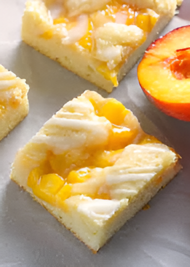 Easy Peach Pie Bars : Buttery Crust & Juicy Peach Filling