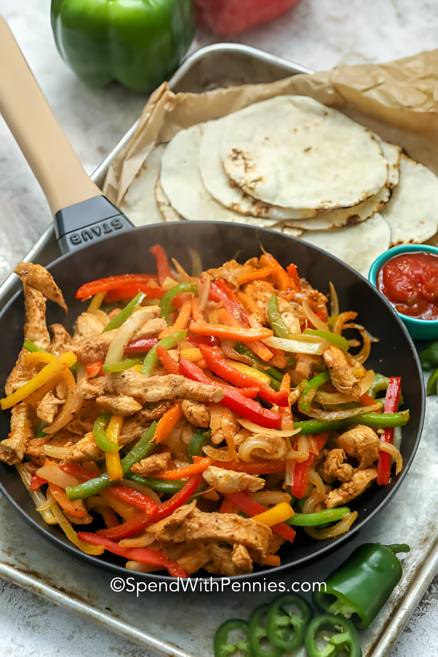 Easy Chicken Fajitas : A Quick and Flavorful Tex-Mex Classic