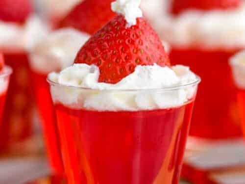 Santa Hat Jell-O Shots : Fun & Festive Christmas Cocktail