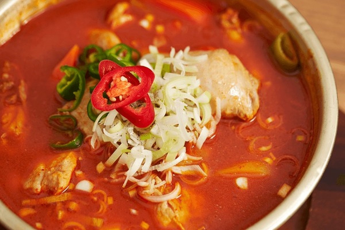 Catherine’s Spicy Chicken Soup – A Bold and Comforting Flavour Adventure