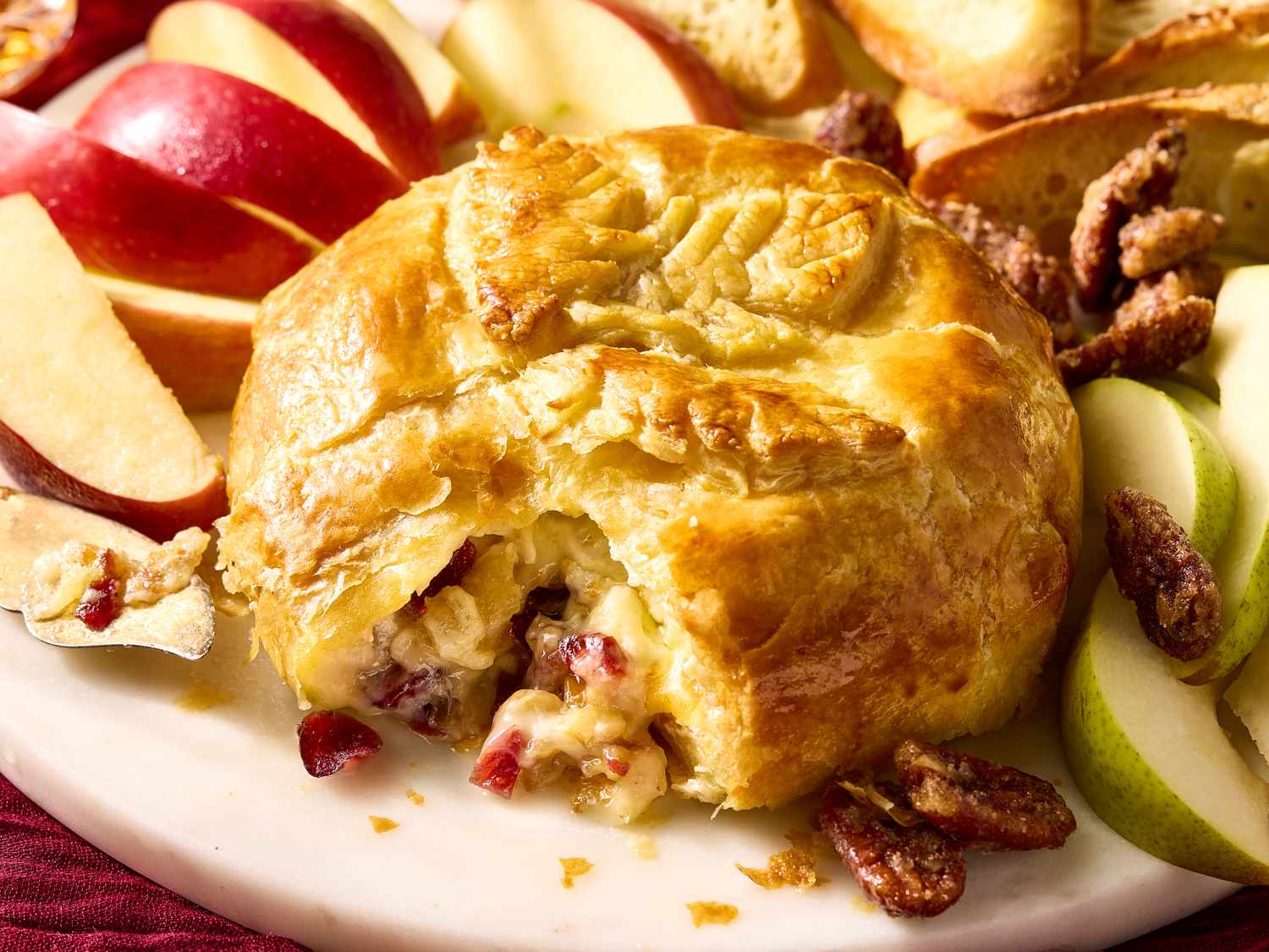 245731-stuffed-baked-brie-with-cranberries-walnuts-DDMFS-beauty-4x3-ace9f3f77d984e4caa82b35cb78deb35