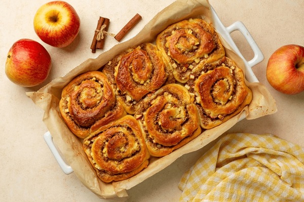 Apple Cinnamon Roll Casserole