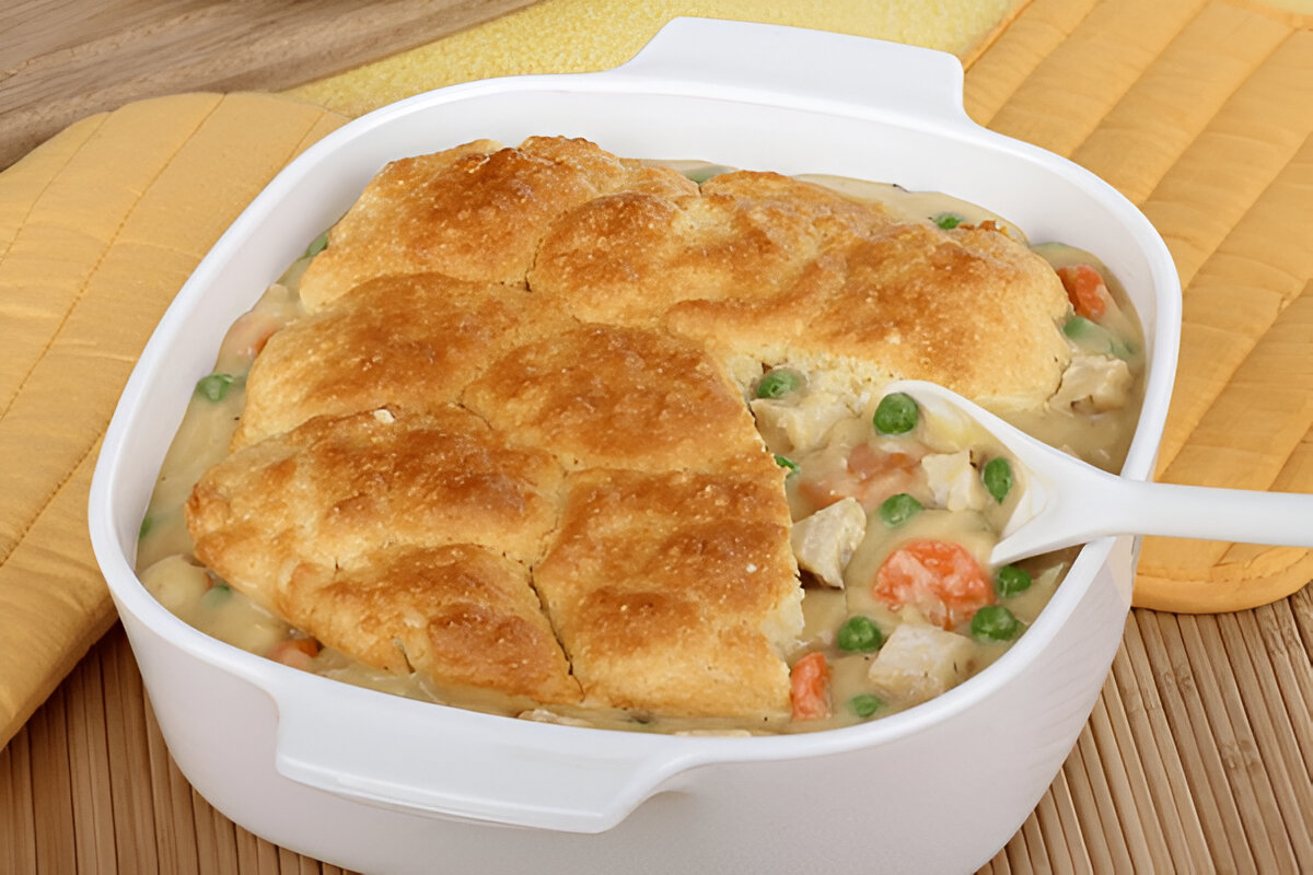 Chicken and Biscuit Casserole