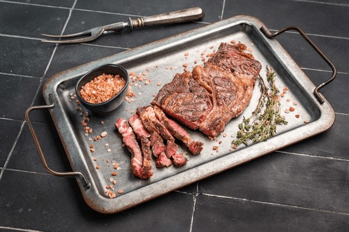Perfectly Seared Chuck Eye Steak – A Budget-Friendly Steakhouse Classic