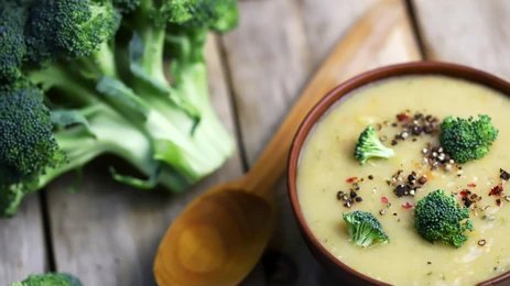 Low-Carb Cream of Broccoli Soup – A Rich, Velvety, and Healthy