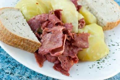 Apple and Brown Sugar Corned Beef – Sweet and Savory Slow