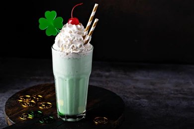 Homemade Shamrock Shake – Creamy Mint Milkshake in 5 Minutes