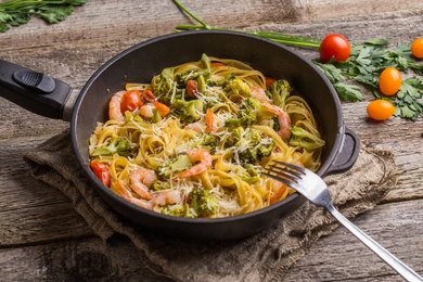 Cold Shrimp And Linguine Pasta Salad with Zesty Lemon