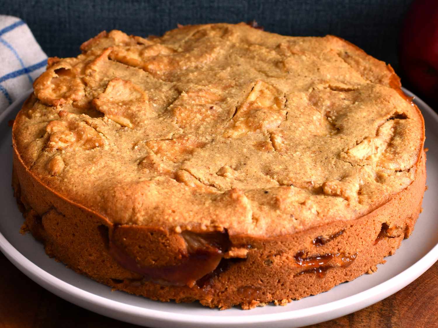 Passover Apple Cake – A Moist, Cinnamon-Spiced Apple