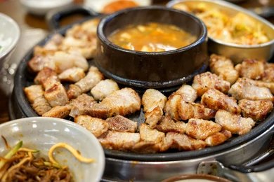 Memphis BBQ Pork Totchos – Loaded Tater Tot Nachos