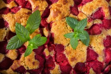 Southern-Style Strawberry Cobbler – A Classic Down-Home