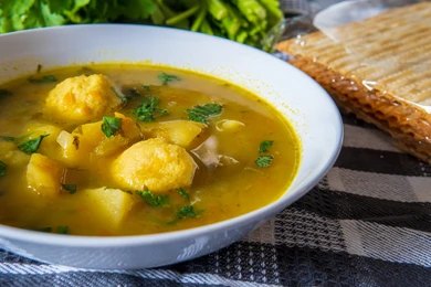 Bubbie’s Hearty Matzo Ball Soup: A Soul-Warming Classic Packed with Love