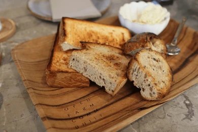 Amish White Bread: Homemade Loaf with Classic Buttery Flavor