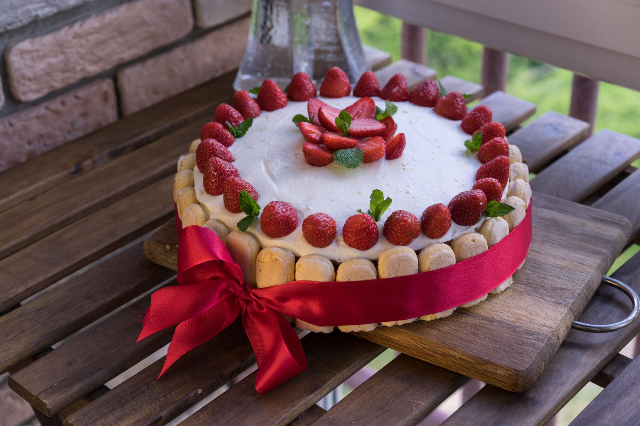Strawberry Torte – An Elegant Layered Strawberry Dessert