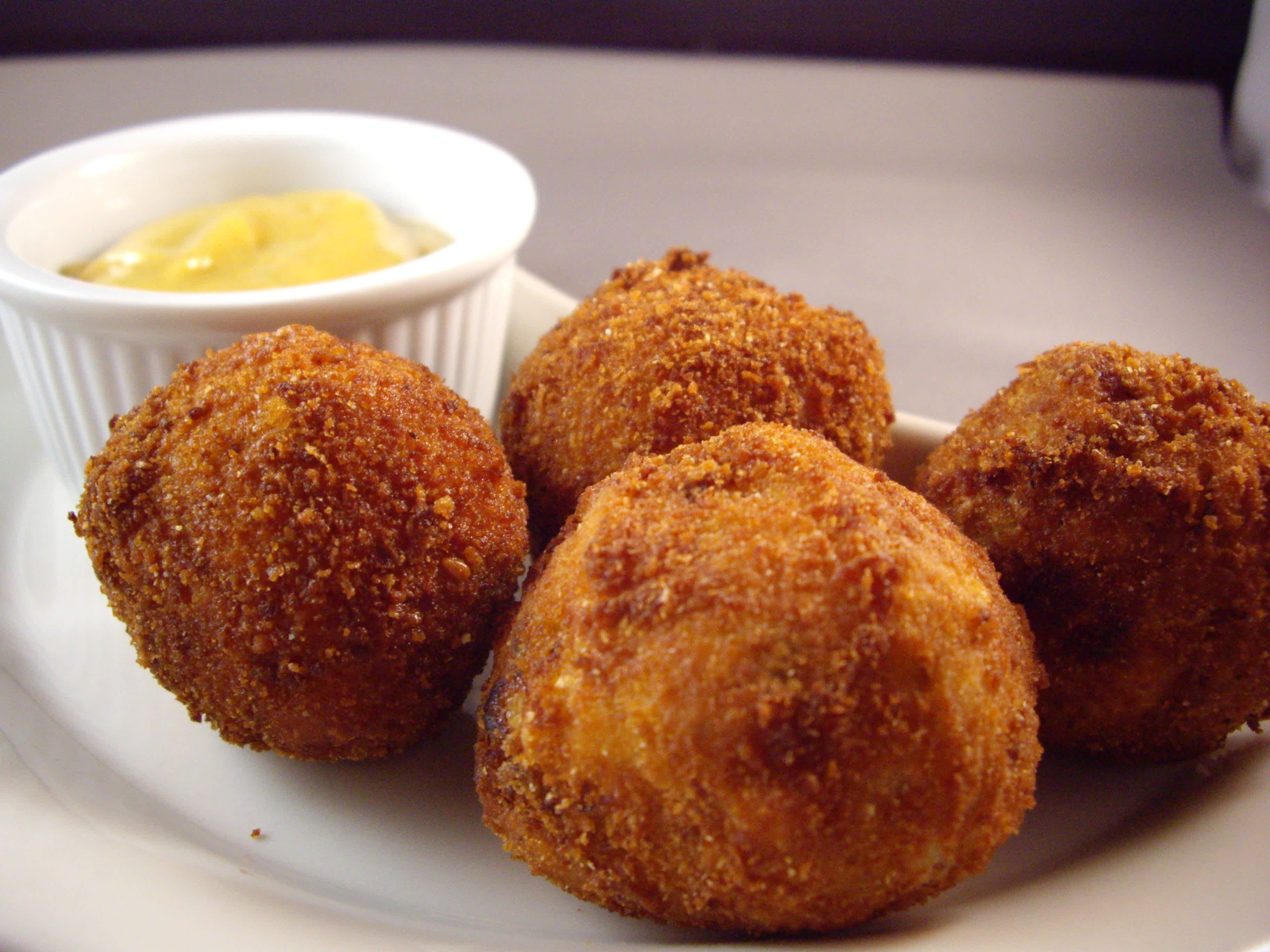Scrumptious Sauerkraut Balls with Crispy Golden Coating