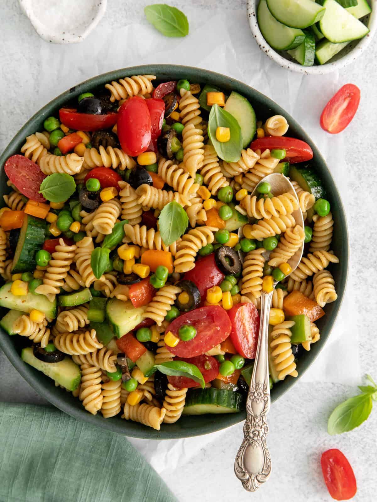 Easy Rainbow Pasta Salad: The Bright, Fresh, and Flavour