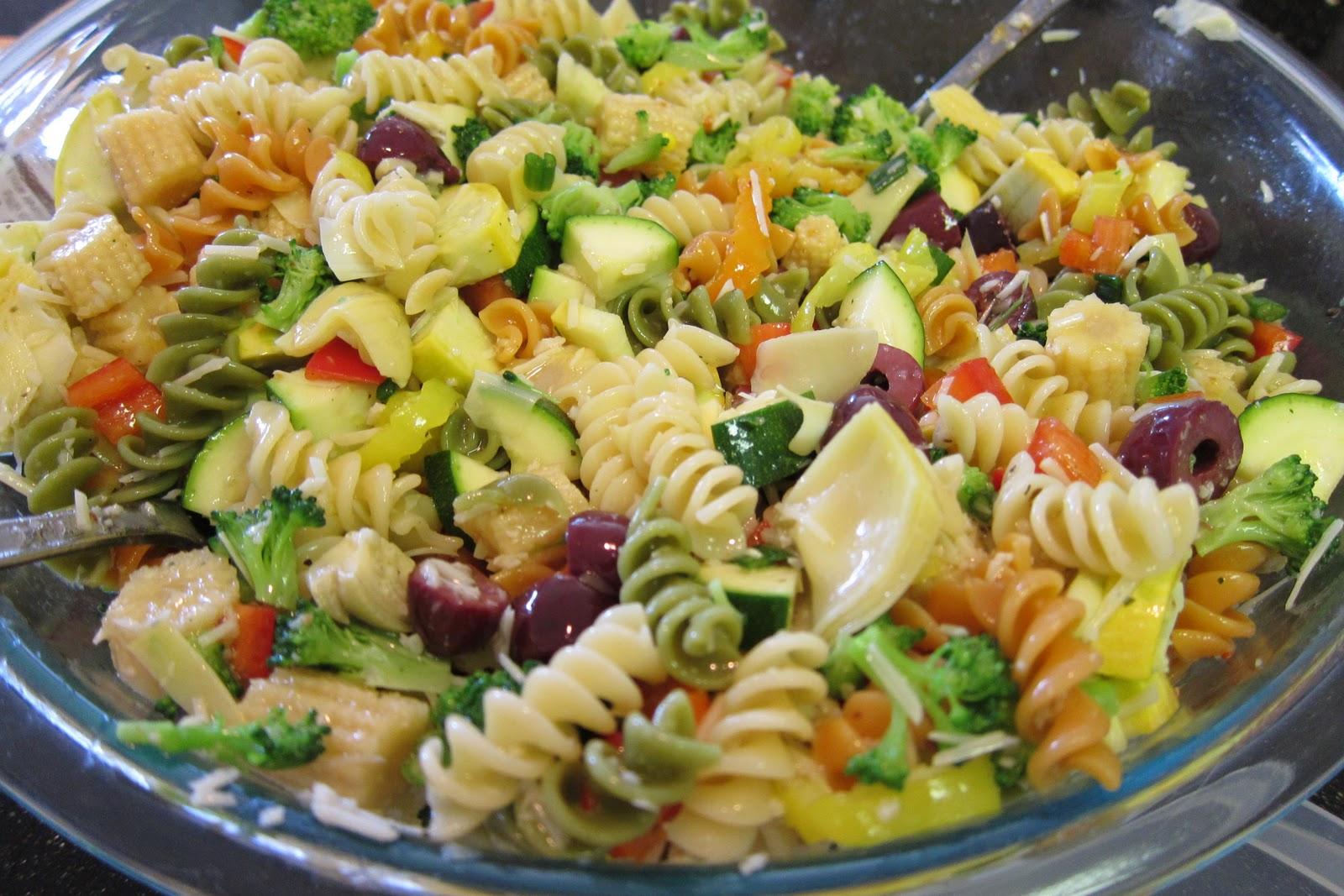 Christmas Pasta Salad – A Colorful Holiday Side Dish Bursting