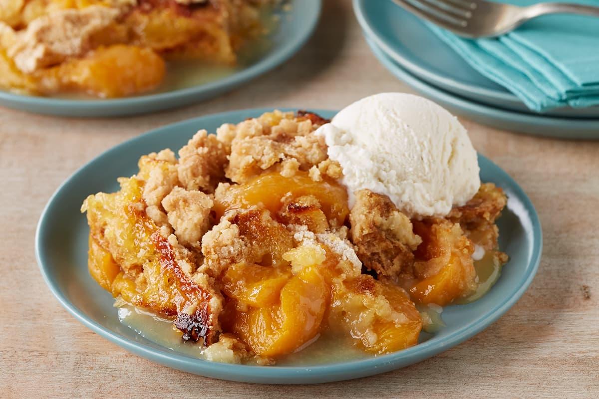 Peach Dump Cake Recipe – The Ultimate Easy Homemade Peach Dump Cake with Golden Buttery Topping
