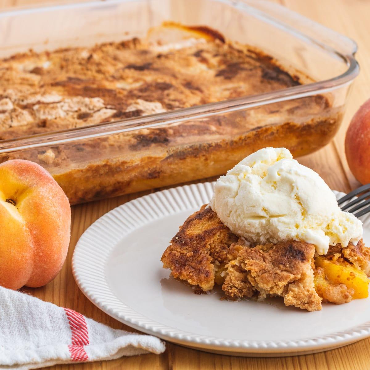 Peach Jello Dump Cake – The Ultimate Easy Peach Dessert with Golden Buttery Cake and Fruity Jello Flavour