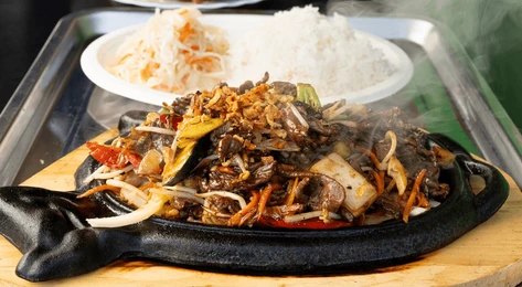 Fajita Chicken & Rice Skillet – Easy One-Pan Chicken Dinner with Juicy Fajita-Spiced Chicken, Colorful Peppers, Fluffy Rice & Zesty Mexican-Inspired Flavor