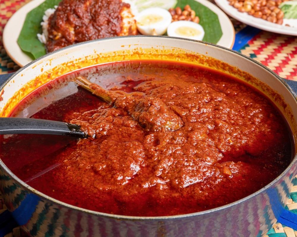 Sambal Sauce: Authentic Malaysian Spicy Chili Sauce with Fresh Chilies, Dried Chilies, Garlic, Shallots, Tamarind, and Palm Sugar