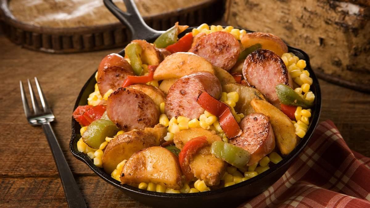 Swamp Potatoes and Sausage: A Hearty Southern-Style One-Pan Dinner with Crispy Potatoes, Smoky Sausage, Sweet Corn, and Bold Savory Flavor