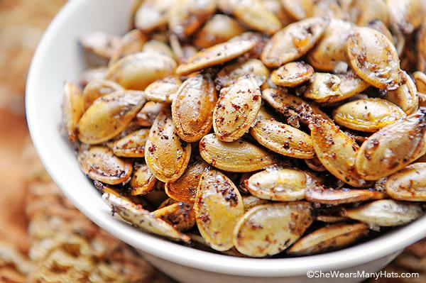 Sweet Curry Pumpkin Seeds – Crunchy, Sweet, and Spicy Roasted Pumpkin Seeds with Warm Curry Flavor
